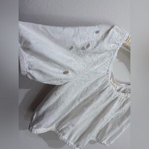 Universal Thread White Embroidered Linen Blend Women’s Crop Top, Medium